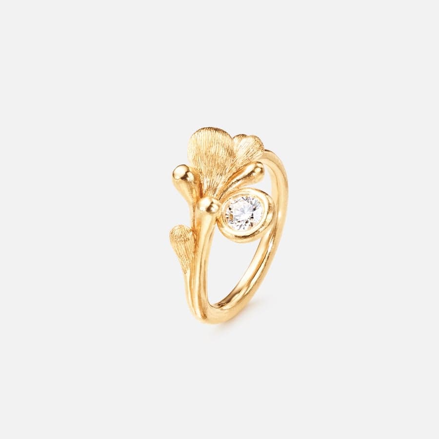 BoHo ring in yellow gold with a brilliant-cut diamond | Ole Lynggaard