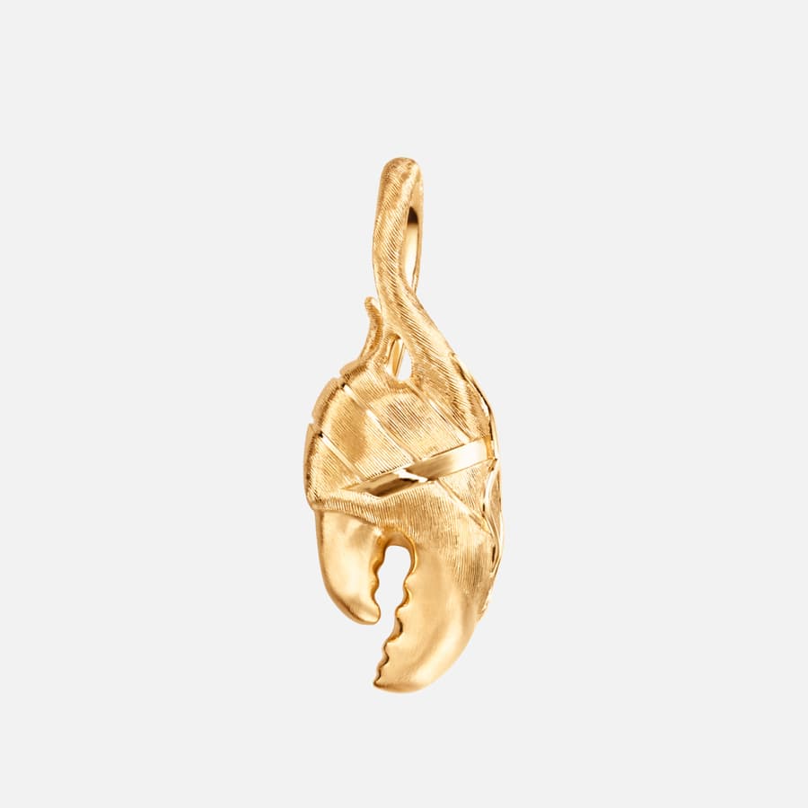 Young Fish Claw pendant large in 18 karat yellow gold | Ole Lynggaard