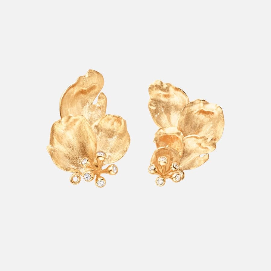 Wild Rose earrings in 18k gold with 10 diamonds totalling 0.10 ct. TW VS | Ole Lynggaard
