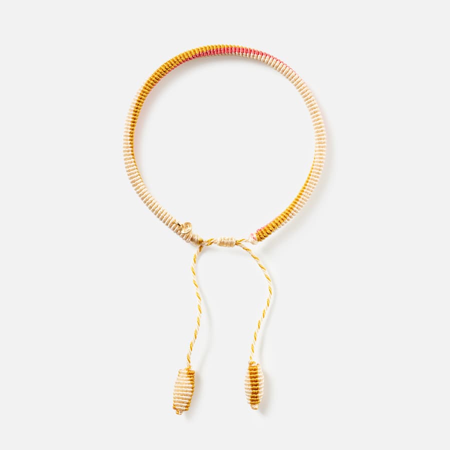 Life bracelet Honey with tassels and a yellow gold tag | Ole Lynggaard
